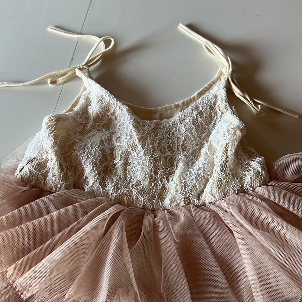 Sleeveless strap, princess layer dress